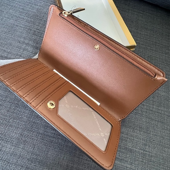 NWT MICHAEL KORS JET SET LARGE TOP ZIP CONTINENTAL WALLET - Picture 4 of 7